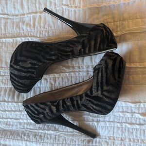 Shi by Journey heels